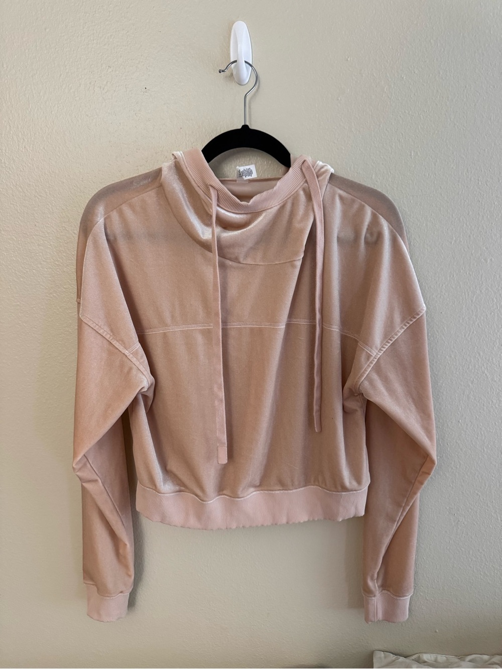 ALO Yoga Blush Cropped Drawstring Hoodie
